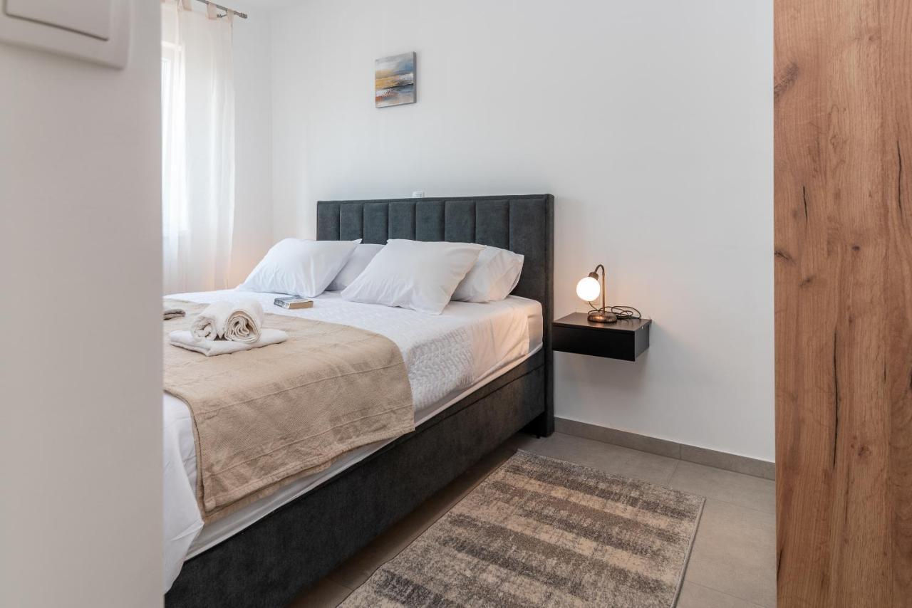 Kamarin Apartment Trogir Luaran gambar